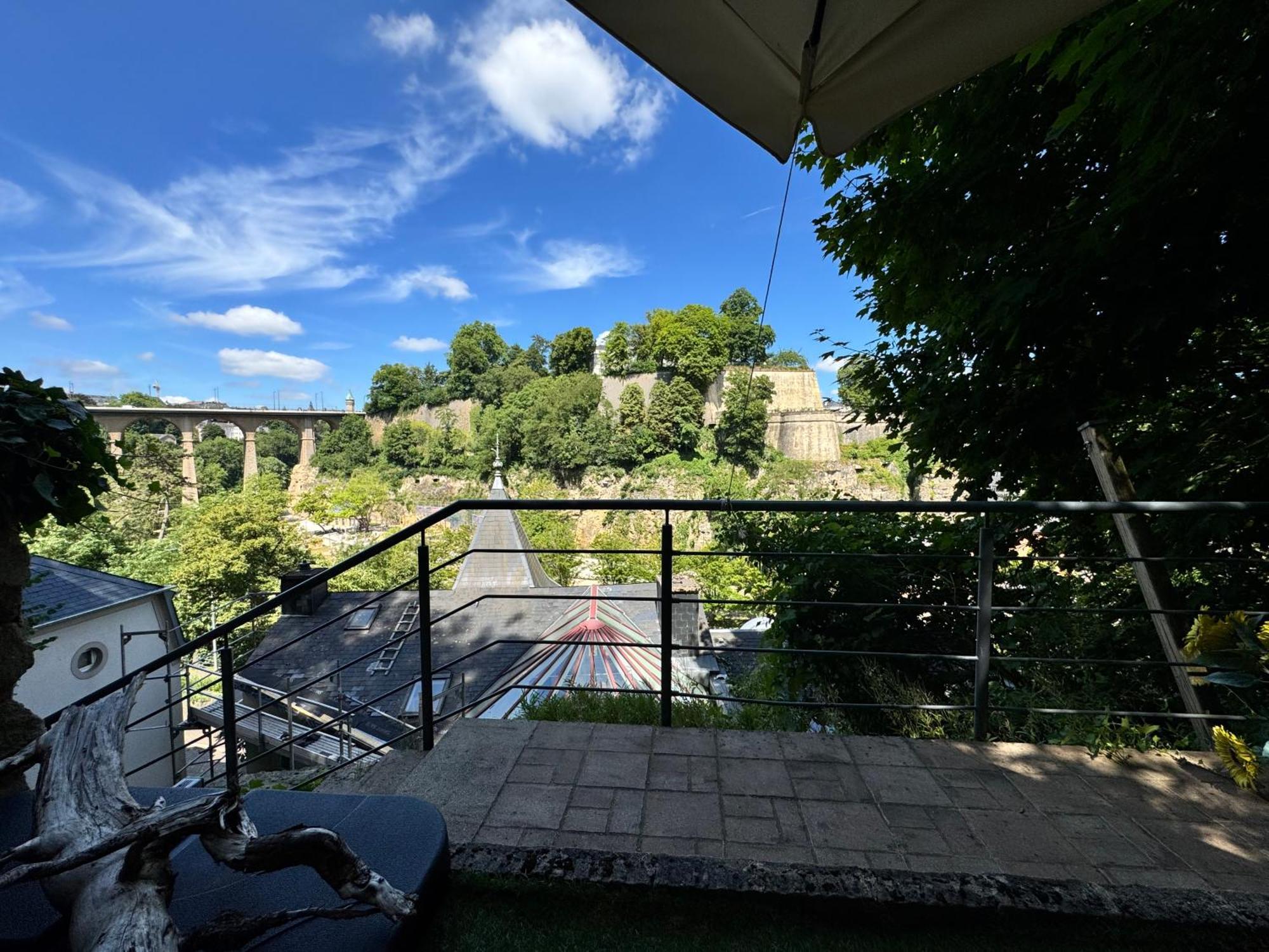 Guest house Historic Town Luxe And Epic View *